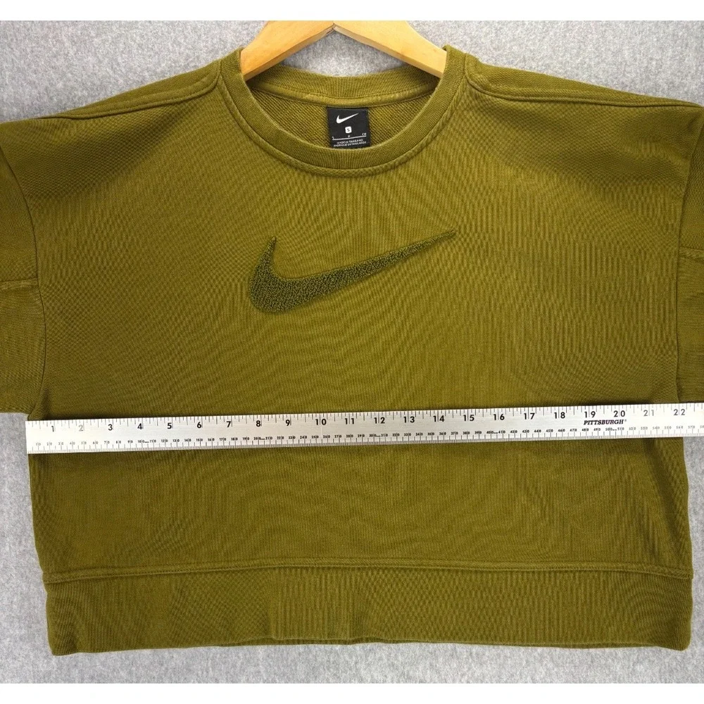 Nike Olive Green Cropped Sweatshirt Chenille‎ Swoosh Small Athleisure - Picture 10 of 11